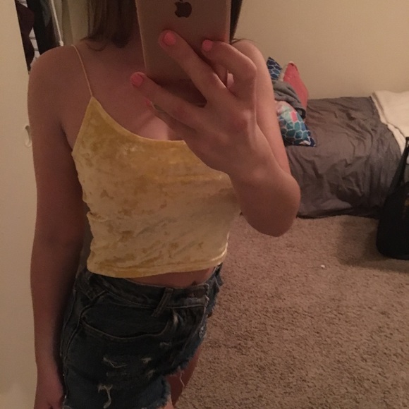 Yellow velvet crop top from H&M - Picture 3 of 4